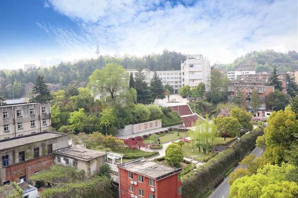 说明: //news.legalbc.org/__local/A/6E/2E/69FF2E6023FB193B2E0047C6CF6_2E54B736_25077.jpg